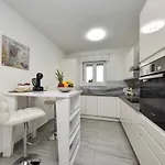 Apartment Jacuzzi Panorama *