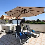 Jacuzzi Panorama Apartment