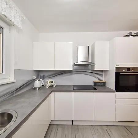 Апартаменти Jacuzzi Panorama Задар