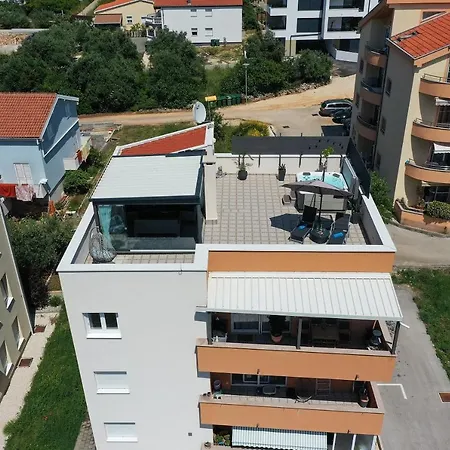 Jacuzzi Panorama Апартаменти Задар